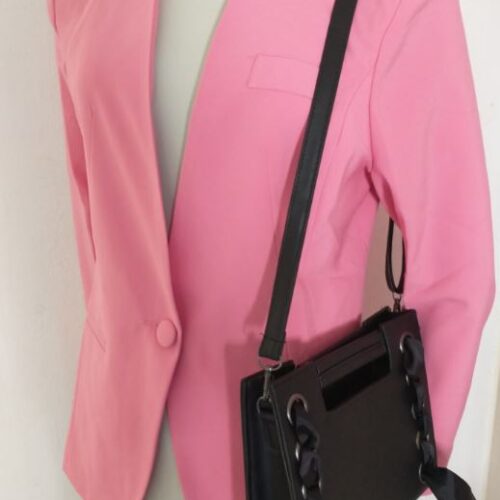 blazer roze kleur tas zwart