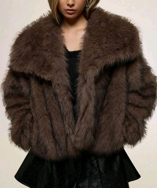 Imitatie bontjas faux fur bruin chocoladebruin met steekzakken