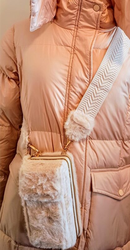 Telefoontasje Phonebag Faux Fur Off white Beige