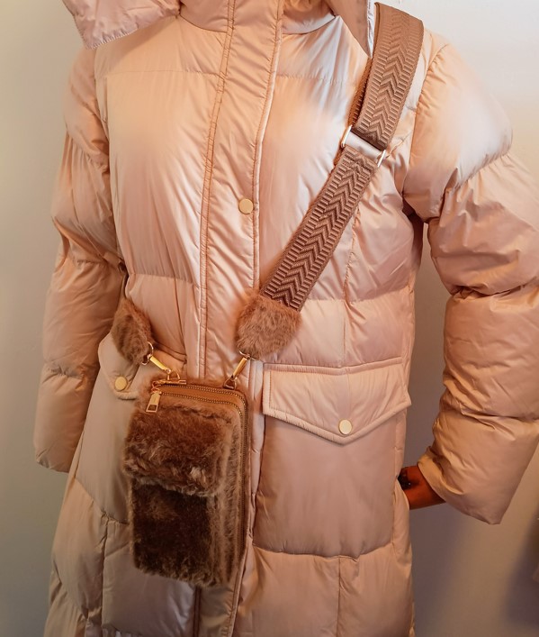 Telefoontasje Phonebag Faux Fur kleur bruin