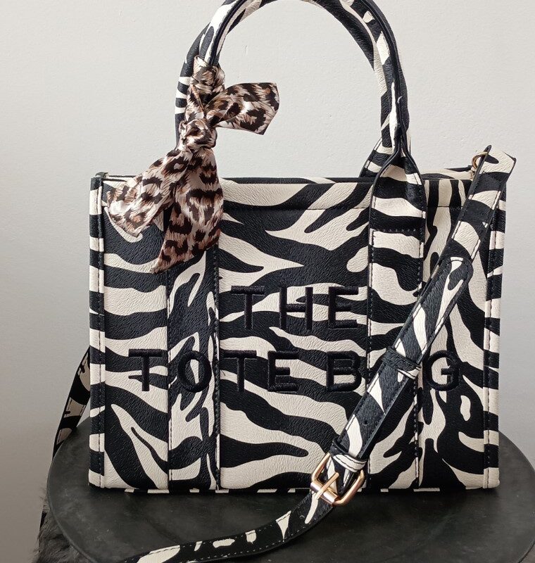 The totebag met zebraprint en strik